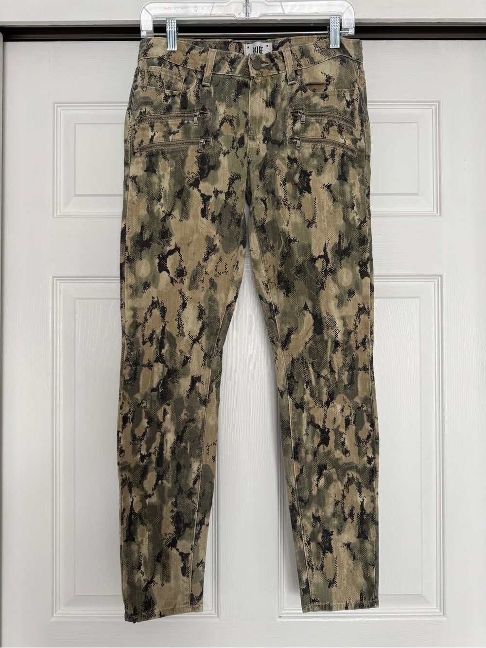 PAIGE | safari green stretch skinny denim with front zipper pockets SIZE 29